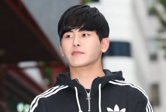 صورة رأي مستخدمي الإنترنت في خروج هويا من فرقة إنفينيت وعدم تجديد عقده مع الوكالة