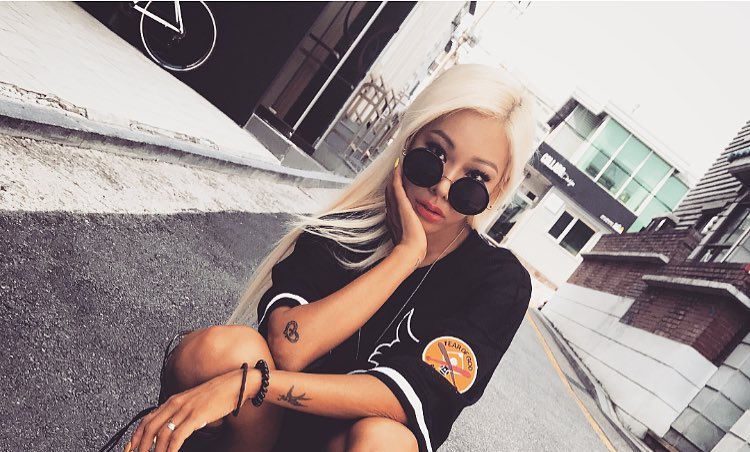 صورة جيسي قامت بالرد على الكارهين الذين انتقدوها على زيها المثير