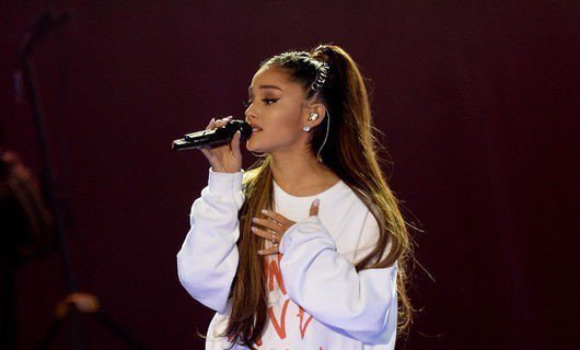 صورة رأي مستخدمي الإنترنت في آريانا غراندي ورد ممثلي النجمة على شكاوي المعجبين الكوريين