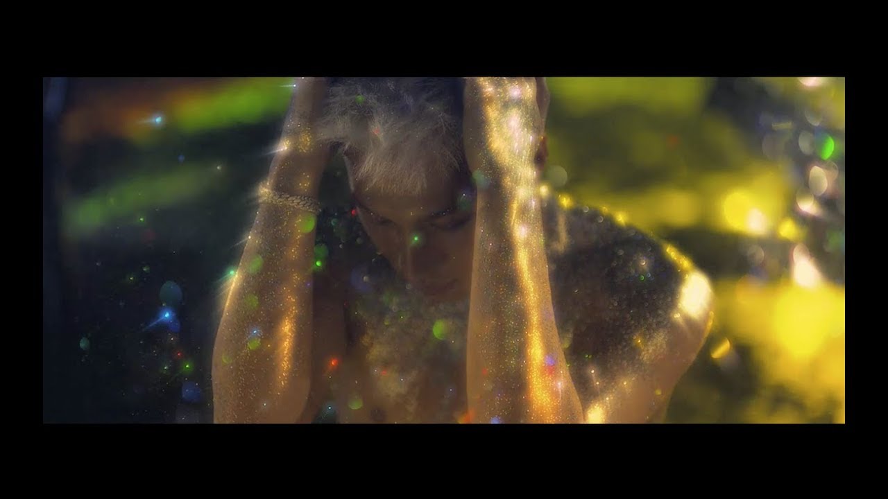 صورة تاي يانغ أصدر فيديو كليب أغنيتي Wake Me Up و Darling