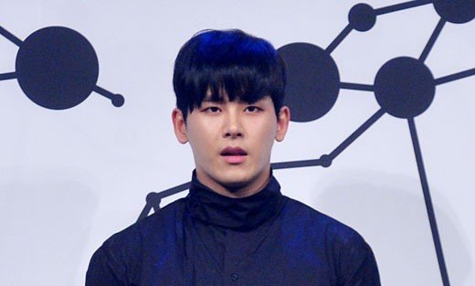 صورة رأي مستخدمي الإنترنت في الرسالة التي كتبها هويا بخصوص تركه لفرقة إنفينيت