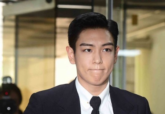 صورة [الآراء] توب نُقل إلى الخدمة العامة في الجيش بعد قضية تدخينه للحشيش