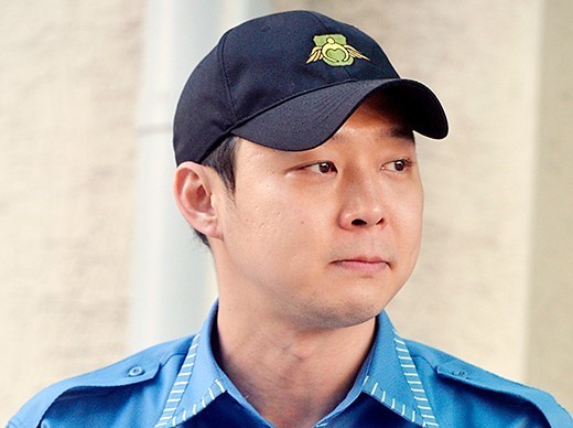 صورة [الآراء] يوتشون أنهى خدمته العسكرية مع دعم من ٣٠٠ معجبة