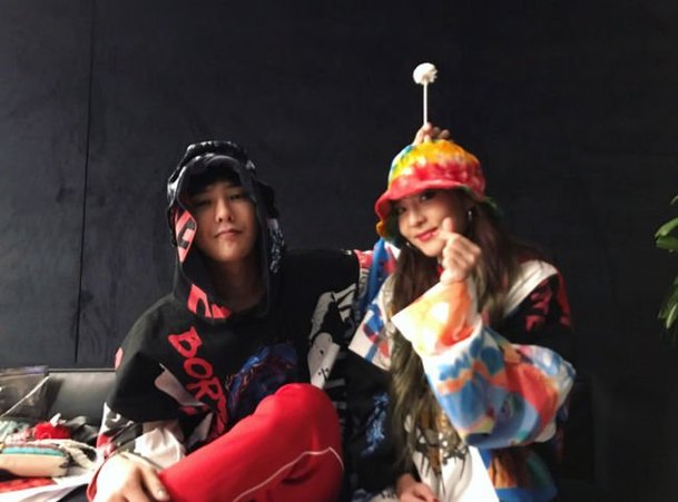 صورة رأي مستخدمي الإنترنت في صور جي دراغون مع دارا خلف كواليس حفله المنفرد