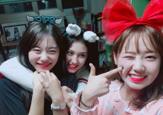 صورة عضوات IOI السابقات رُصدن مع زجاجات كحول + الوكالة نفت شربهن تحت السن القانوني