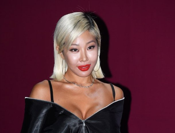 صورة رأي مستخدمي الإنترنت في مظهر جيسي من أسبوع الموضة بسئول