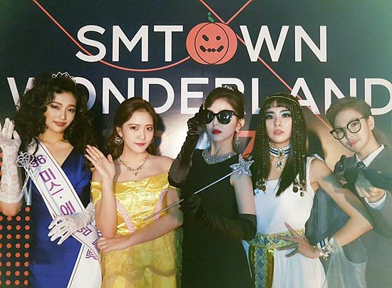 صورة [الآراء] وكالة SM كشفوا عن صور فنانيهم من حفلهم الخاص بعيد الهالوين