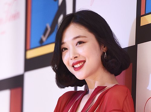 صورة [الآراء] سولي جددت عقدها مع وكالة SM الترفيهية