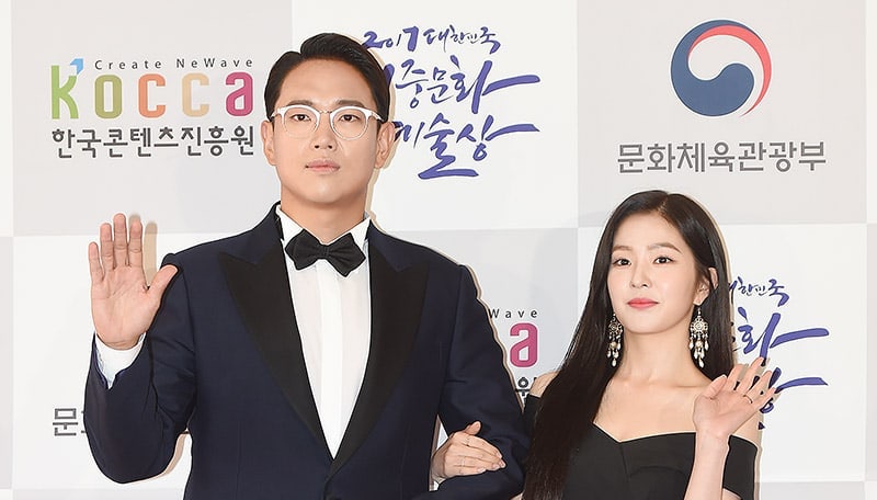 صورة [الآراء] المذيع جانغ سونغ غيو انتقد عناوين المقالات الوقحة التي وصفته بالقبيح مقارنة بـ إيرين