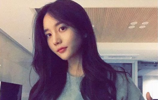 صورة [الآراء] هان سيو هي أعلنت عن افتتاحها لمتجر ملابس إلكتروني خاص بالنسويات