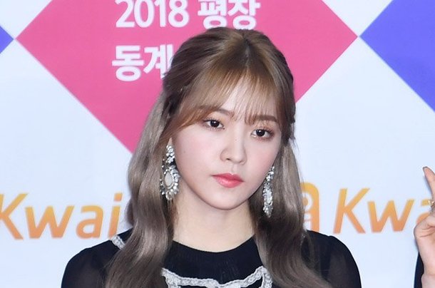 صورة [الآراء] ييري تعرّضت للإنتقاد لأنها بالغت في إظهار حزنها في حفل SBS الـ غايو دايجون