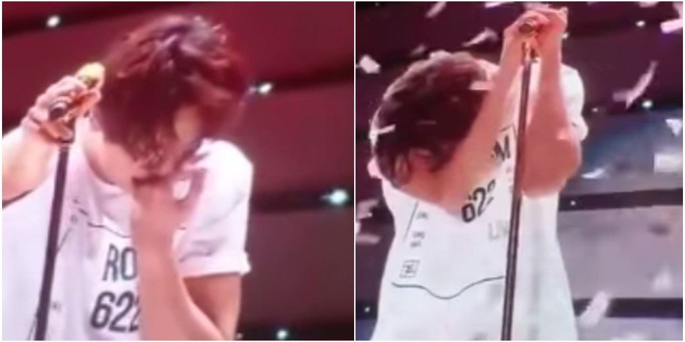 صورة [فيديو] يونغهوا انفجر باكيا على المسرح في حفله الأخير قبل التحاقه بالجيش