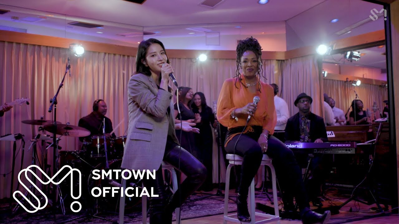 صورة بوا تعاونت مع سعيدة غاريت بتقديم آداء حي لأغنية مايكل جاكسون “رجل في المرآة”