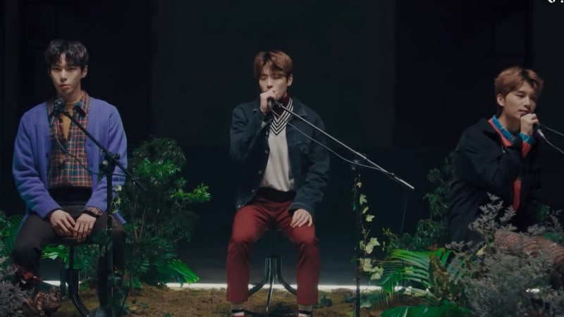 صورة دويونغ، جيهيون، وتاييل من NCT U أصدروا فيديو كليب أغنية Timeless لقناة SM الموسيقية