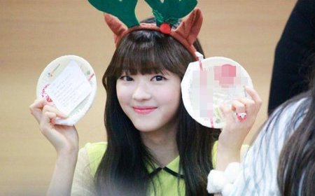 صورة [الآراء] يوا من أوه ماي قيرل تقول أن رأسها صغير جدا لدرجة أن القبعات العادية لا تناسبها