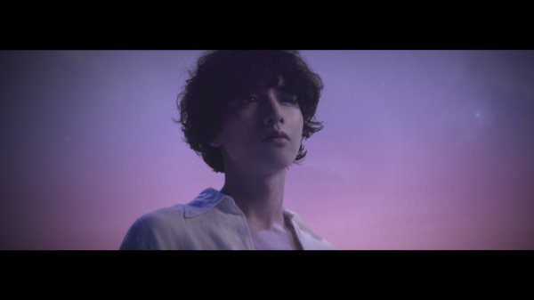 صورة رأي مستخدمي الإنترنت في شدة وسامة الممثل وون بين من أحدث إعلان له