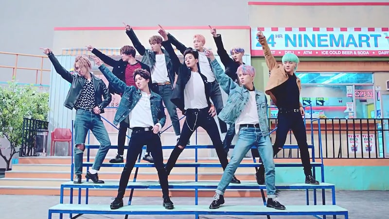 صورة فرقة SF9 أصدروا فيديو كليب أغنيتهم الجديدة “ماما ميا”