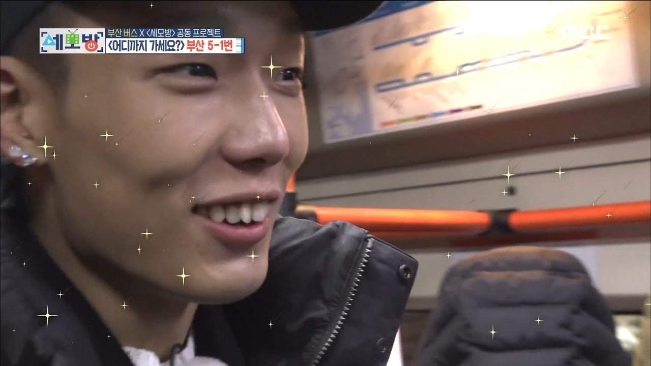 صورة معجبة محظوظة بكت بعد أن التقت بـ بوبي عضو فرقة آيكون