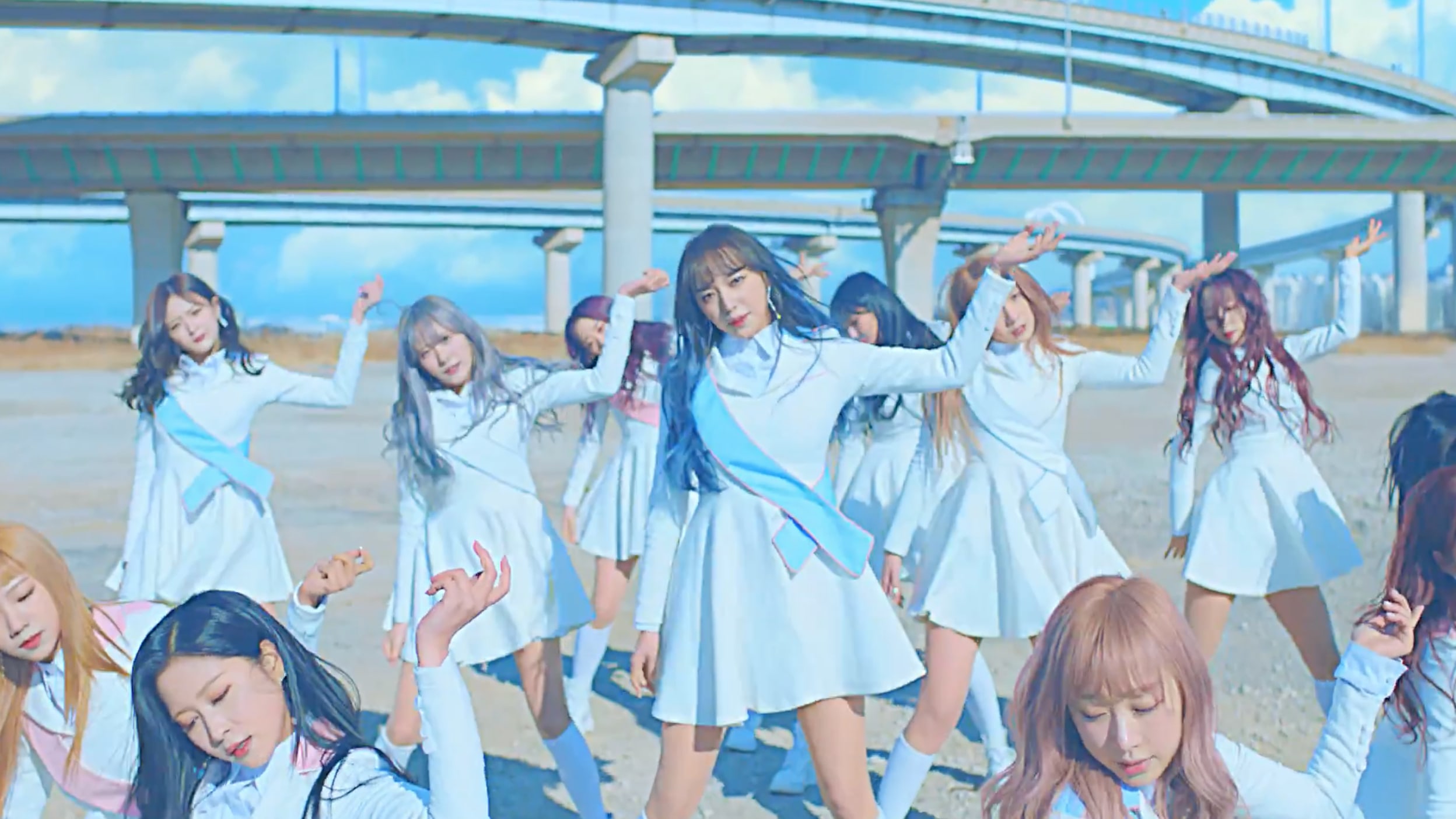 صورة كوزميك قيرلز أصدرن فيديو كليب أغنيتهن الجديدة “أحلام تتحقق”