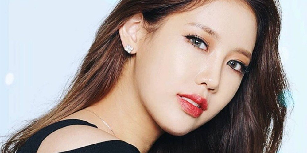 صورة يوك جيدام طالبت باعتذار من وكالتي YMC و CJ وفرقة واناون + رد والدها والوكالتين