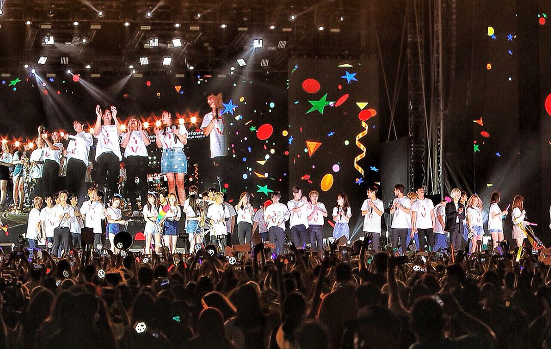 صورة [فيديو] صباح العربية أصدروا تقريرا عن حفل SMTOWN، أكبر حفل كوري في دبي