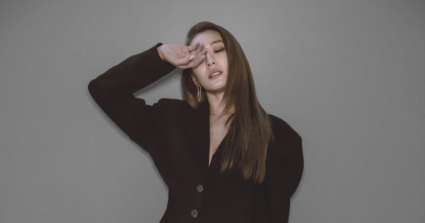 صورة [الآراء] تيفاني وقعت عقدا مع وكالة ترفيه أمريكية