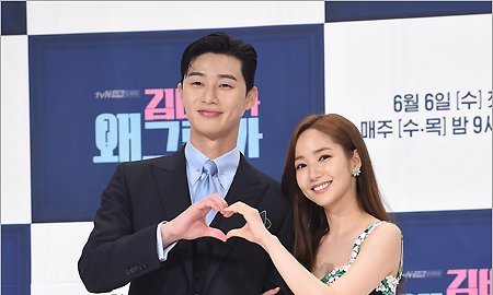 صورة رأي مستخدمي الإنترنت في نفي بارك سيو جون لخبر مواعدته لـ بارك مين يونغ