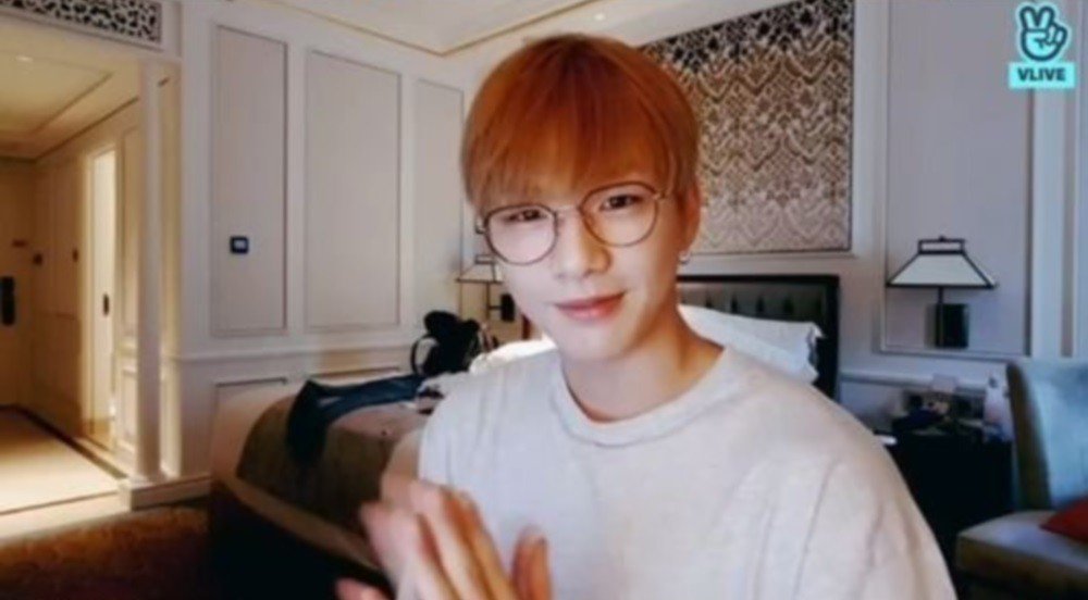 صورة كانغ دانييل من واناون كشف بأنه قد اشترى لوالدته منزلا