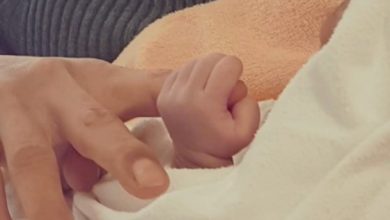 صورة [الآراء] بارك جين رحّب بمولودته الجديدة بأغنية من تأليفه