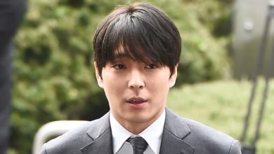 صورة تعليقات الكوريين على وصول تشوي جونغهون إلى مركز الشرطة من أجل التحقيقات