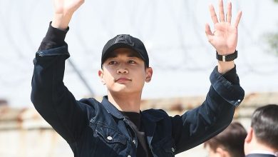 صورة مينهو من شايني بدأ تجنيده الإلزامي في مشاة البحرية اليوم