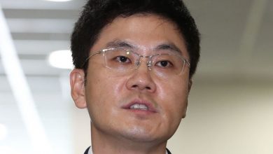 صورة شقيق يانغ هيون سوك استقال أيضا من منصبه كرئيس تنفيذي لوكالة YG الترفيهية