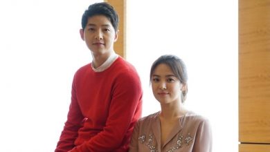 صورة سونغ جونغ كي وسونغ هاي كيو أصبحا مطلقين رسميا بعد انتهاء اجراءات طلاقهما اليوم