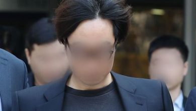 صورة رأي مستخدمي الإنترنت في اعتراف المنتج أن كل أعضاء فرقتي X1 وآيزون + عضو واحد من فرقة واناون فازوا بالغش