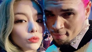 صورة آيلي دافعت عن نفسها بعد أن تلقت هجوما لاذعا بسبب صورتها مع كريس براون، وكريس براون يصفها بالتافهة والمبتذلة