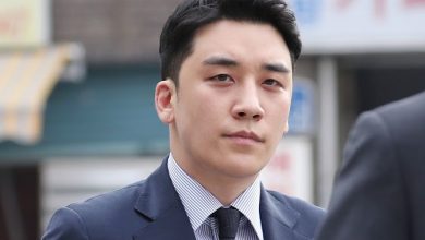 صورة النيابة العامة وجهت ضد سينغري ثلاث تهم رسمية منها تقديم خدمات دعارة وممارسة القمار وسوف تُحال قضيته إلى المحكمة