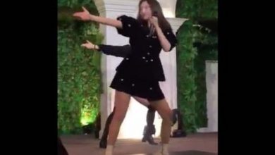 صورة رأي مستخدمي الإنترنت في غناء سونمي في حفل زفاف معجبة ومعجب قدما لها الدعم لـ ١٤ سنة