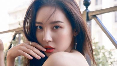 صورة سونمي صُدمت برؤية المعجبة التي حضرت زواجها بالأمس في حدث توقيعها للمعجبين اليوم