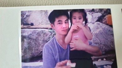 صورة [الآراء] جيون من تيارا شاركت بصورة من طفولتها مع والدها الوسيم