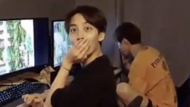 صورة [الآراء] جونغهان عضو فرقة سفنتين اعتذر مباشرة بعد أن شتم بالخطأ وهو يلعب لعبة فيديو على الهواء مباشرة