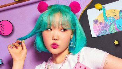 صورة لي سوهيون شاركت بصورة تشويقية مرحة لأول أغنية منفردة لها بعنوان Alien ومن إنتاج شقيقها لي تشانهيوك